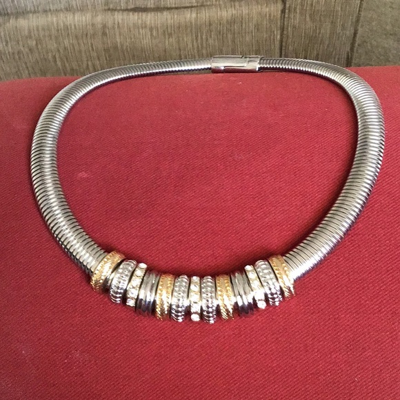 Jewelry - Exquisite necklace, A statement necklace!⚡️⚡️⚡️